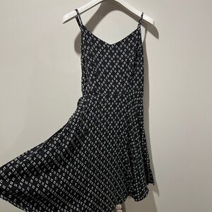 Old Navy Black White Mini Dress Fit & Flare Smocked Back Spaghetti Strap Size M